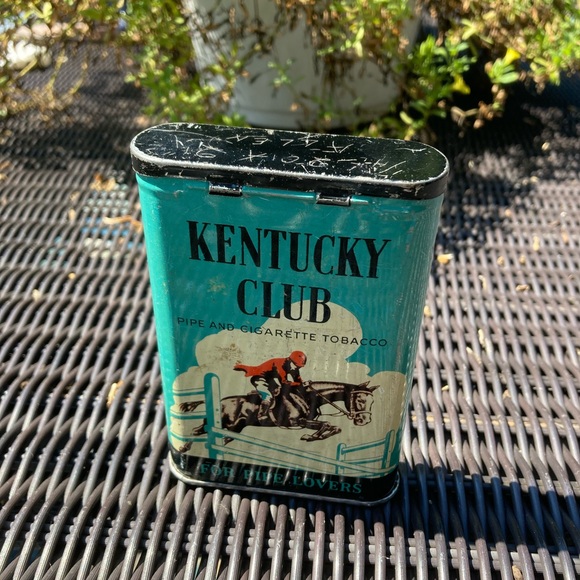 Vintage empty Kentucky Club tin - Picture 2 of 5
